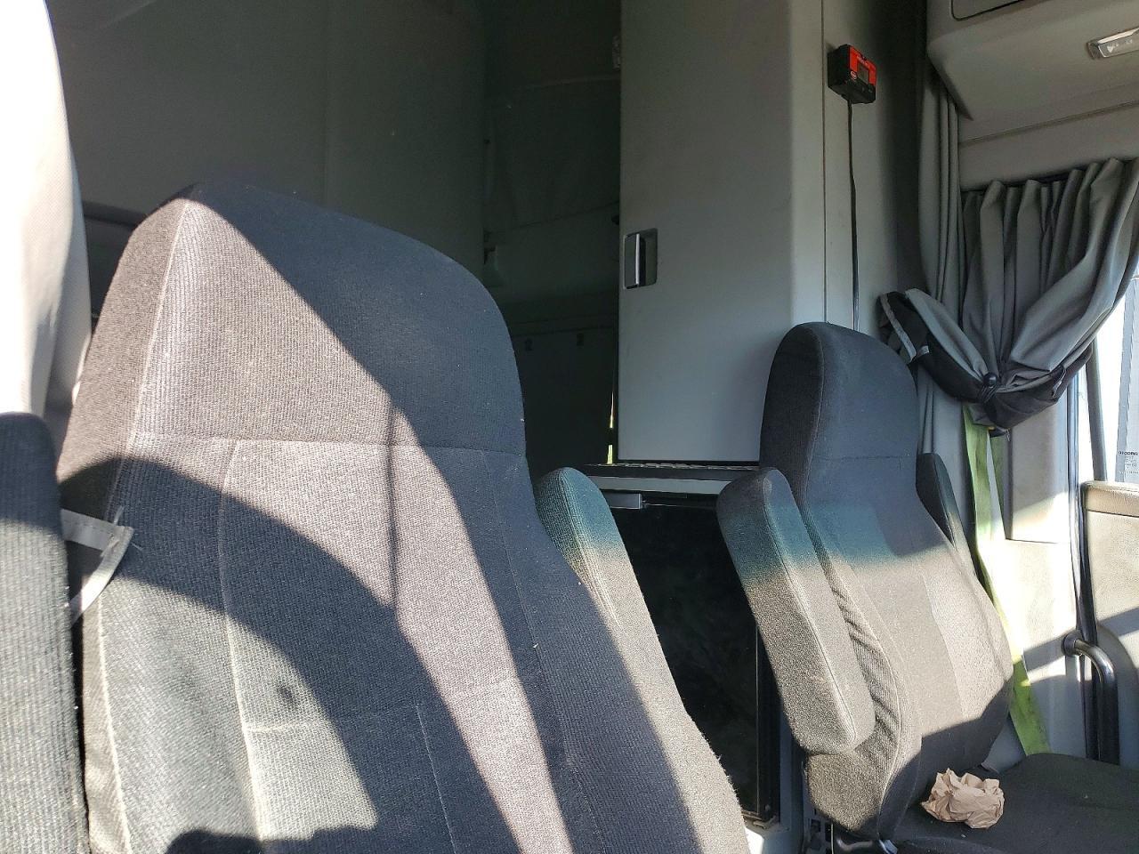 2020 Kenworth T680 Semi Truck