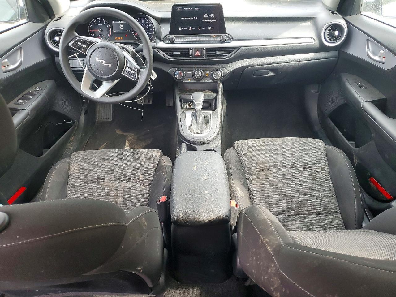 2024 KIA Forte lx