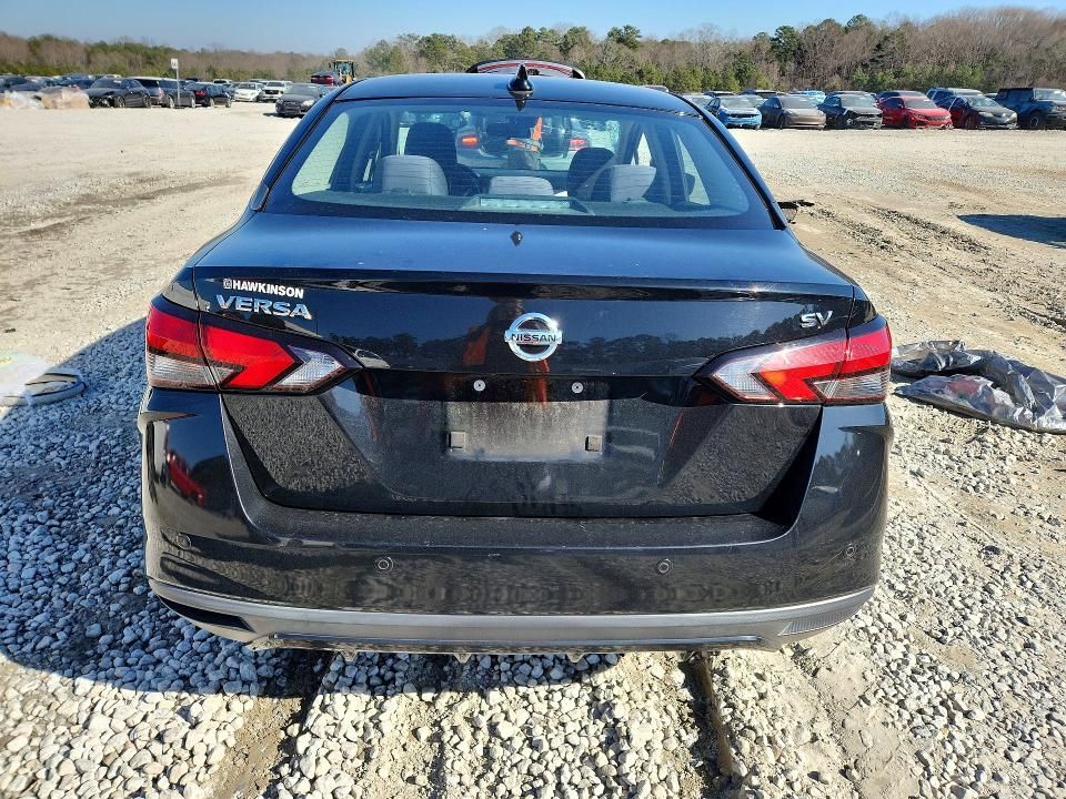 2021 Nissan Versa sv
