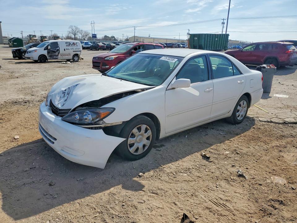 2004 Toyota Camry le