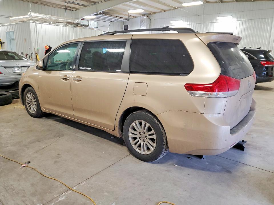 2013 Toyota Sienna xle