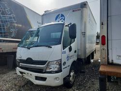 Hino 155 box Truck Vehiculos salvage en venta: 2019 Hino 155 BOX Truck
