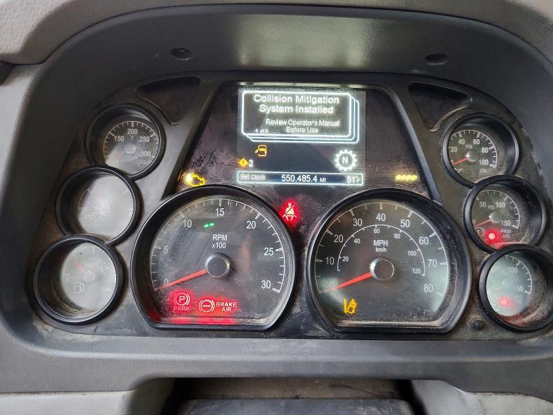 2016 Peterbilt 579 Semi Truck