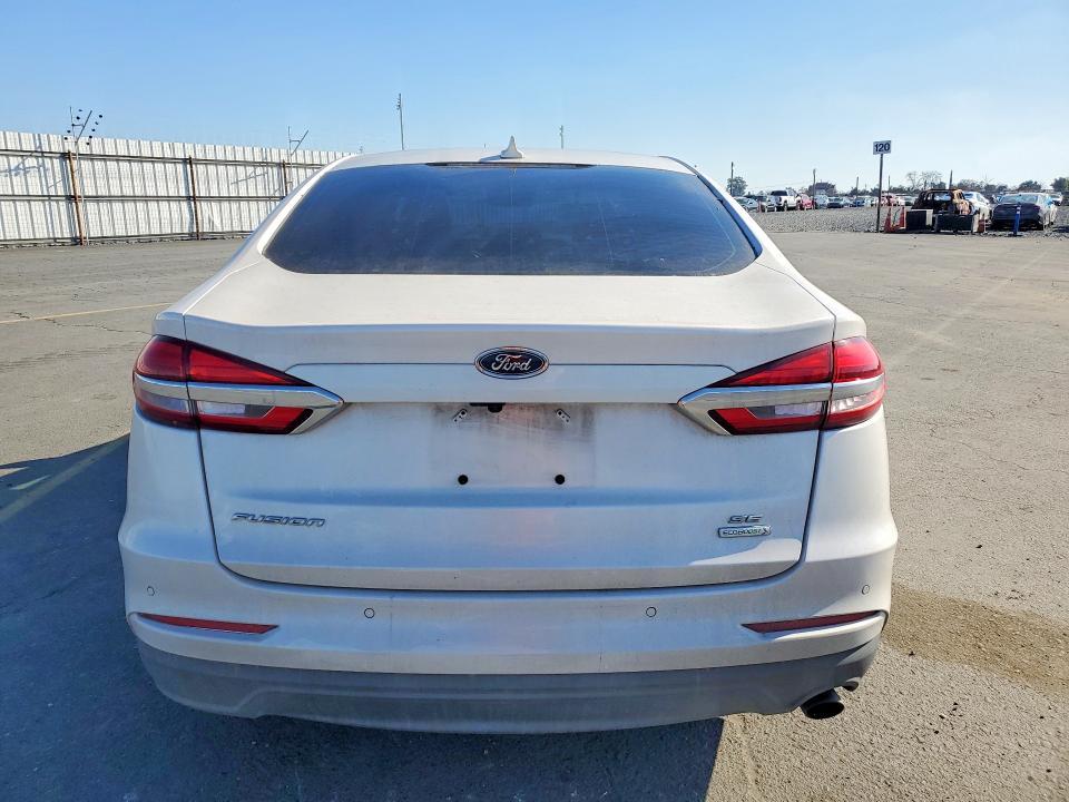 2020 Ford Fusion se