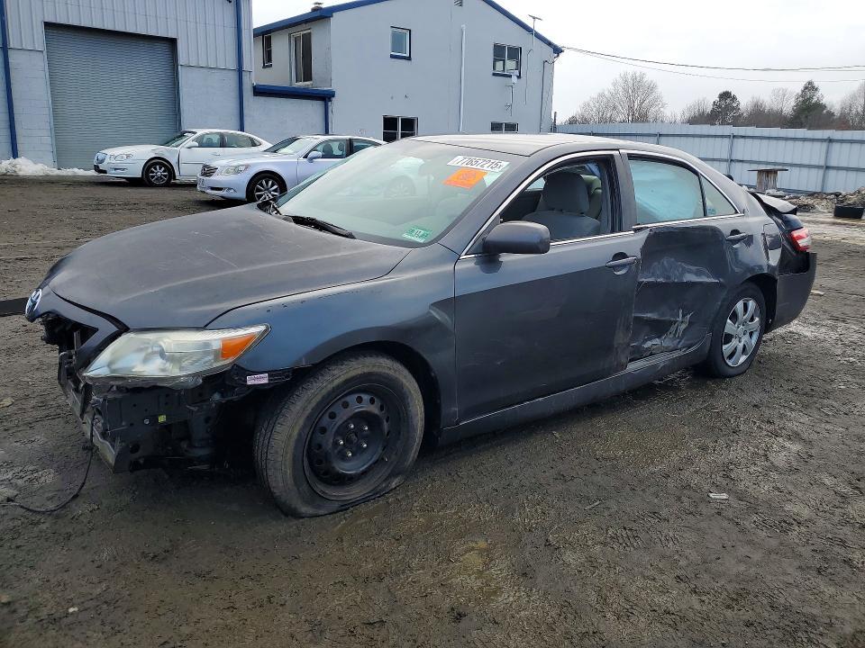 2010 Toyota Camry le