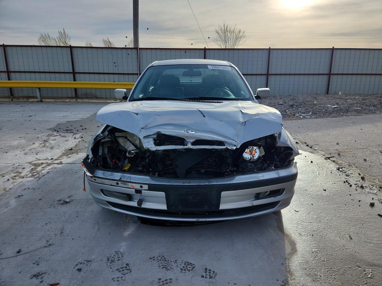 2000 BMW 323 i