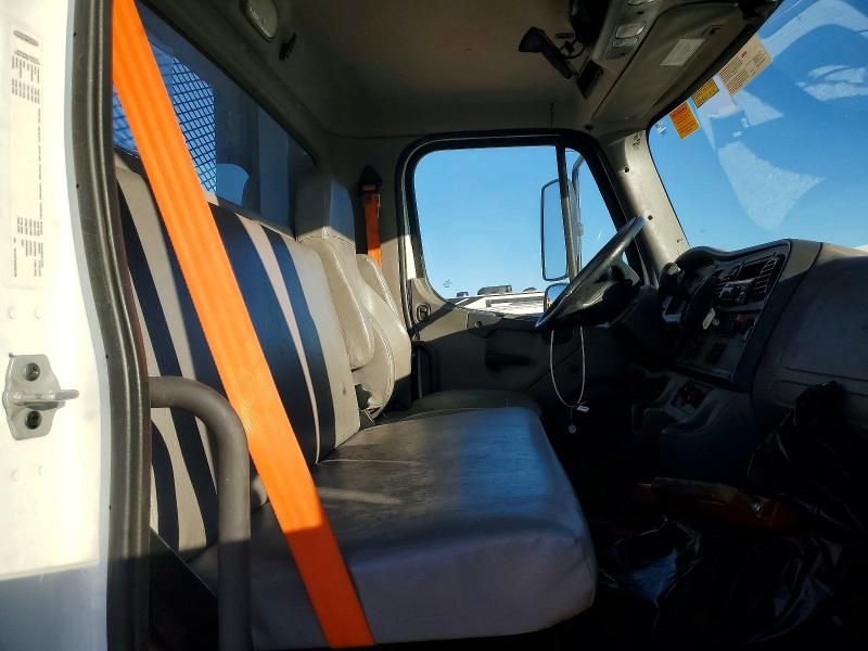 2021 Freightliner Business Class M2 Flatbed Truck