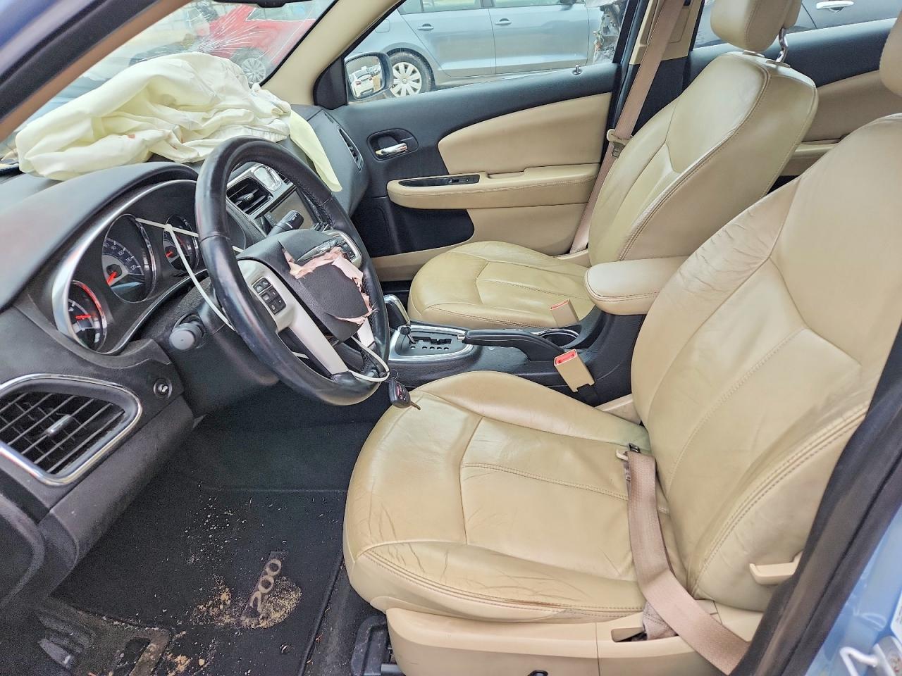2012 Chrysler 200 Limited