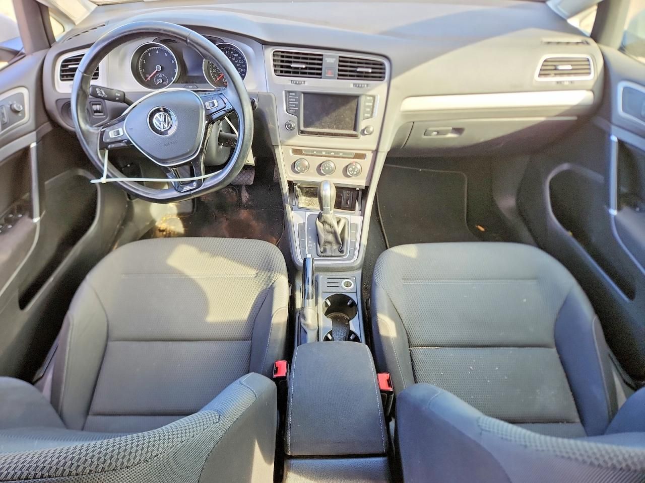 2016 Volkswagen Golf Sportwagen s