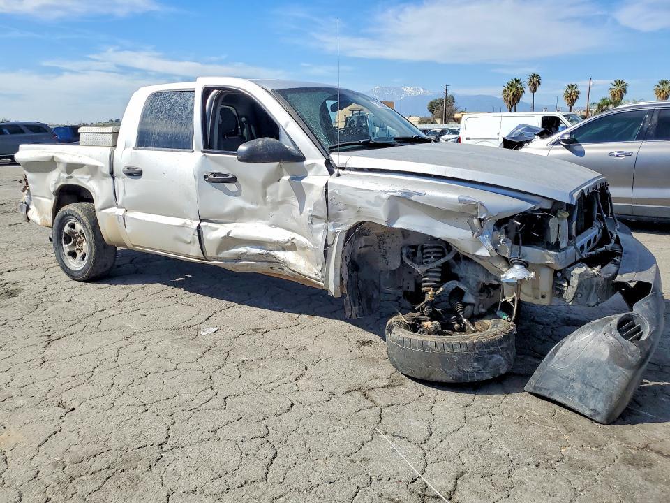 2005 Dodge Dakota Quattro