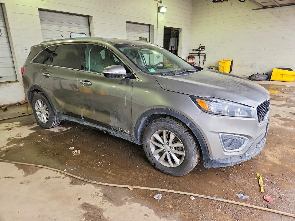 2016 KIA Sorento lx V6