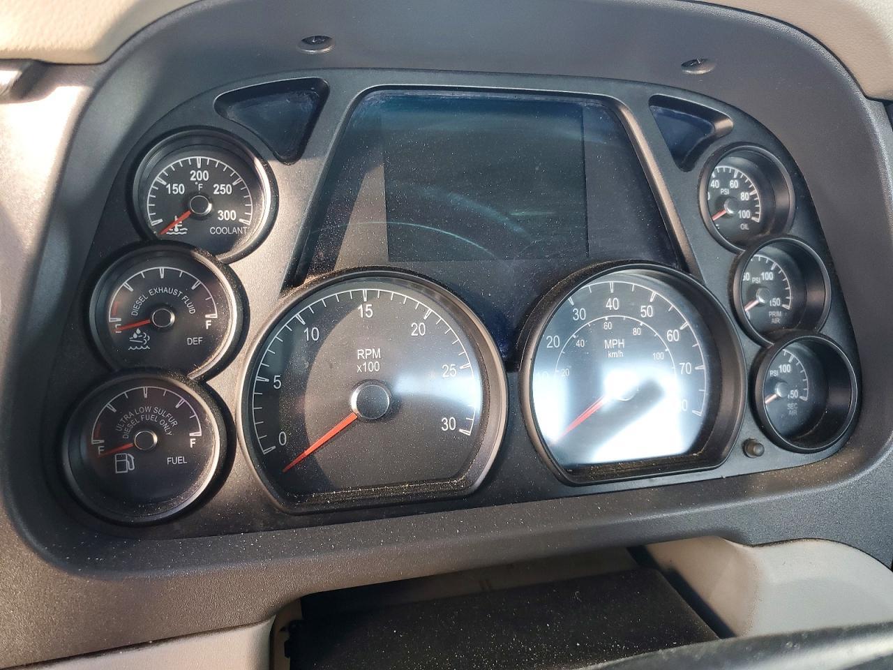 2018 Peterbilt 579 Semi Truck