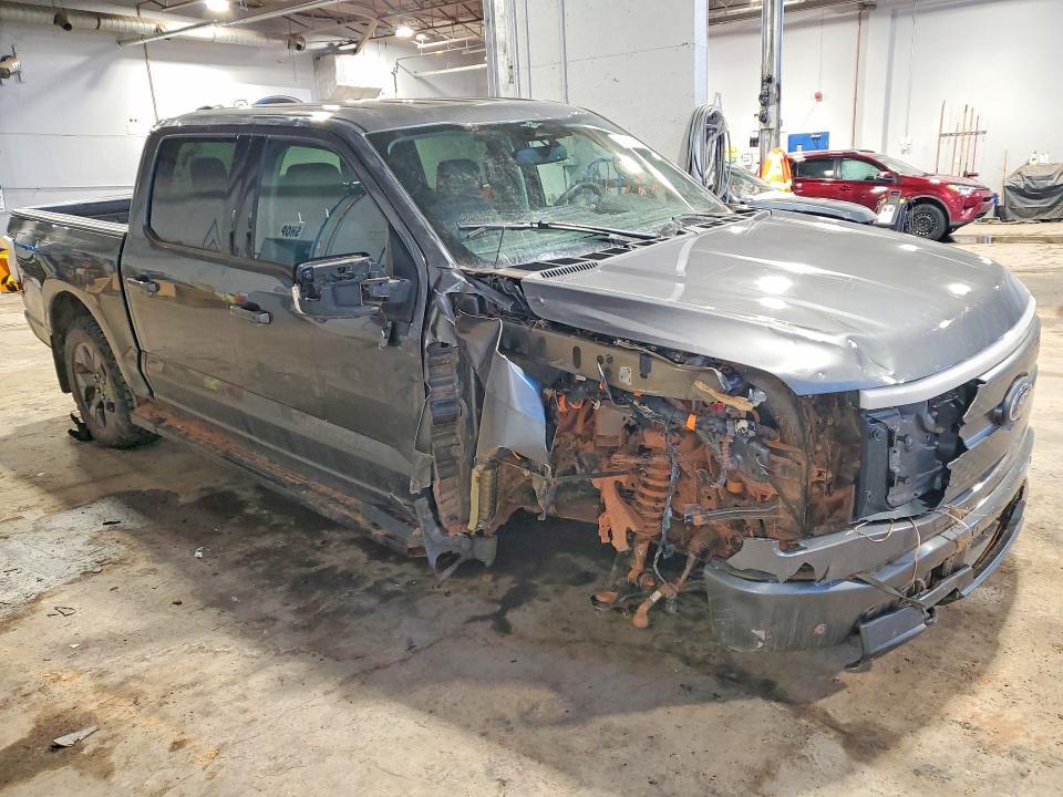 2023 Ford F150 Lightning pro