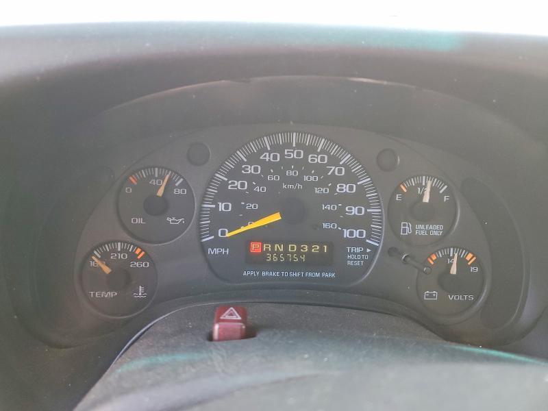 2001 Chevrolet Express BOX Truck