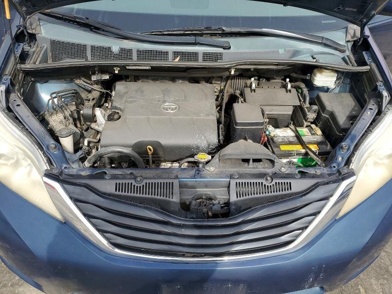 2012 Toyota Sienna le