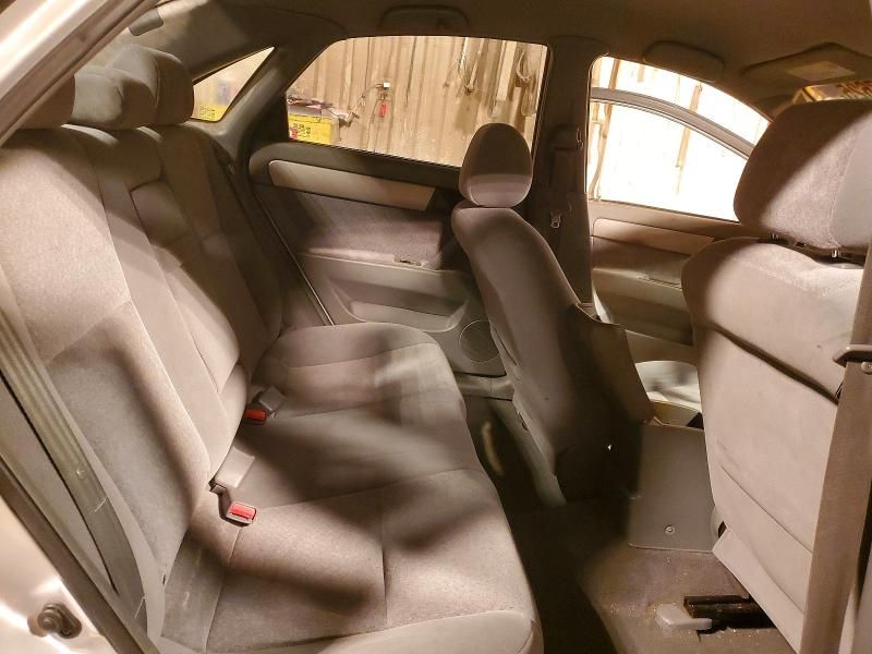 2004 Suzuki Forenza s