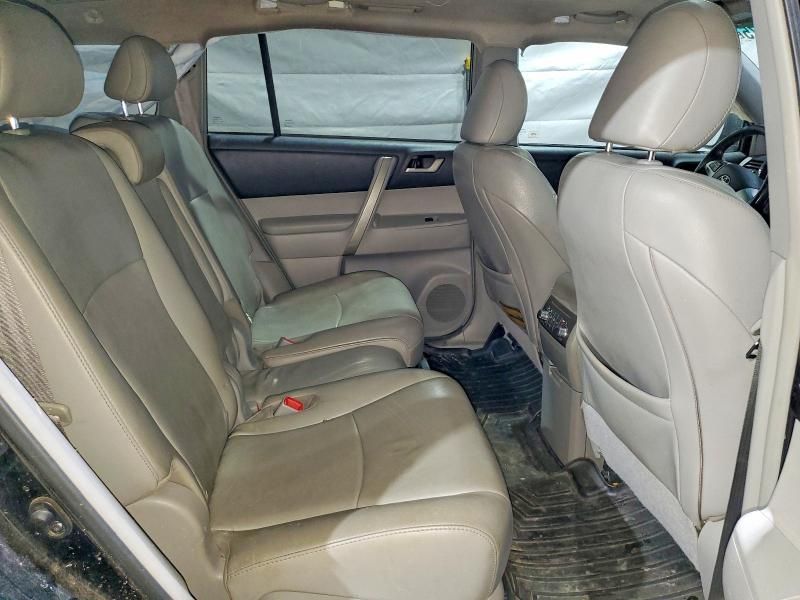 2013 Toyota Highlander se