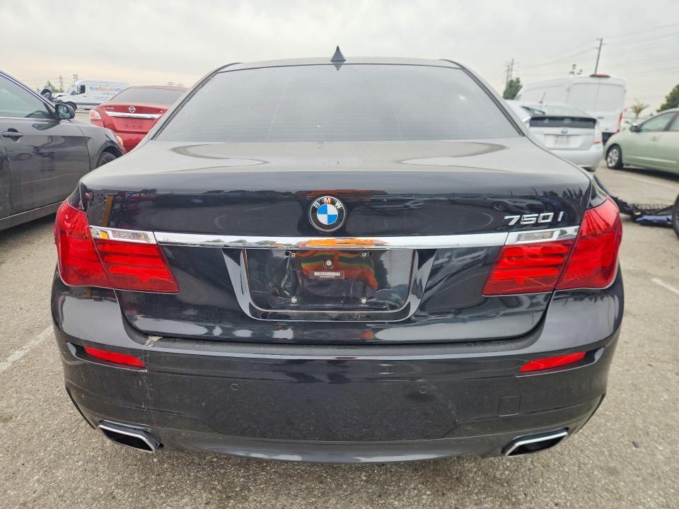 2015 BMW 750 i