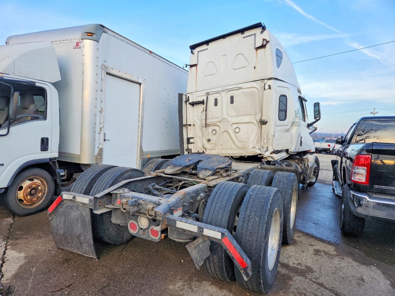 2020 Freigliner 2020 Freightliner Cascadia 125 Semi Truck
