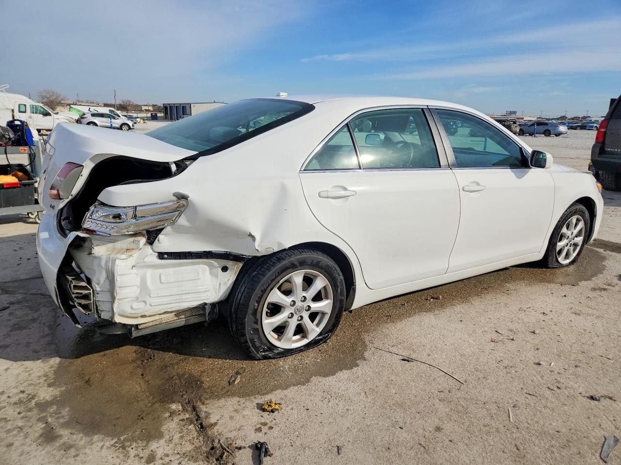 2011 Toyota Camry le