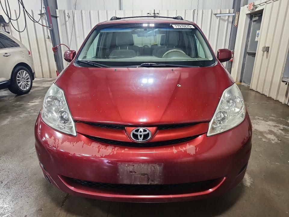 2010 Toyota Sienna xle