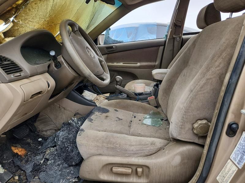 2003 Toyota Camry le