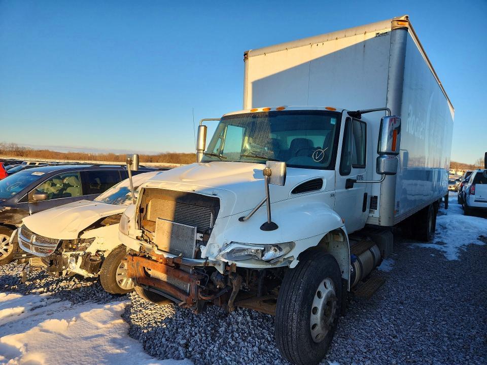 2015 International 4300 box Truck