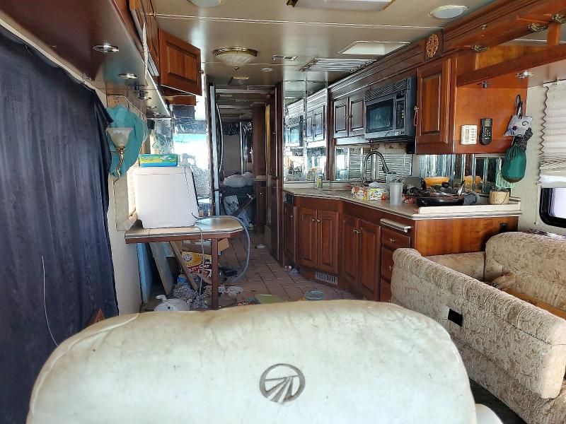 2001 Roadmaster Rail Executive Signature