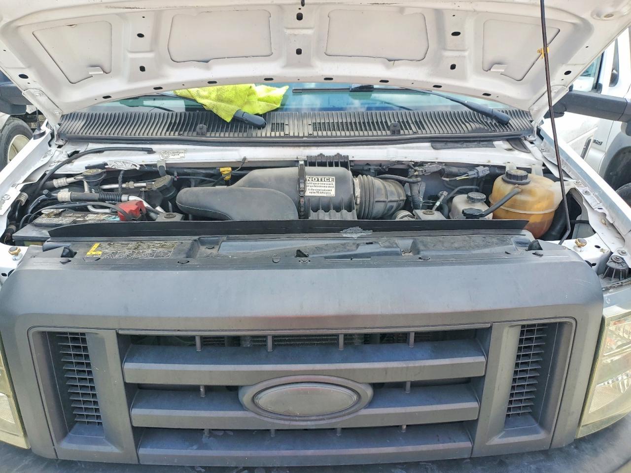 2016 Ford Econoline E350 Super Duty Cutaway Van