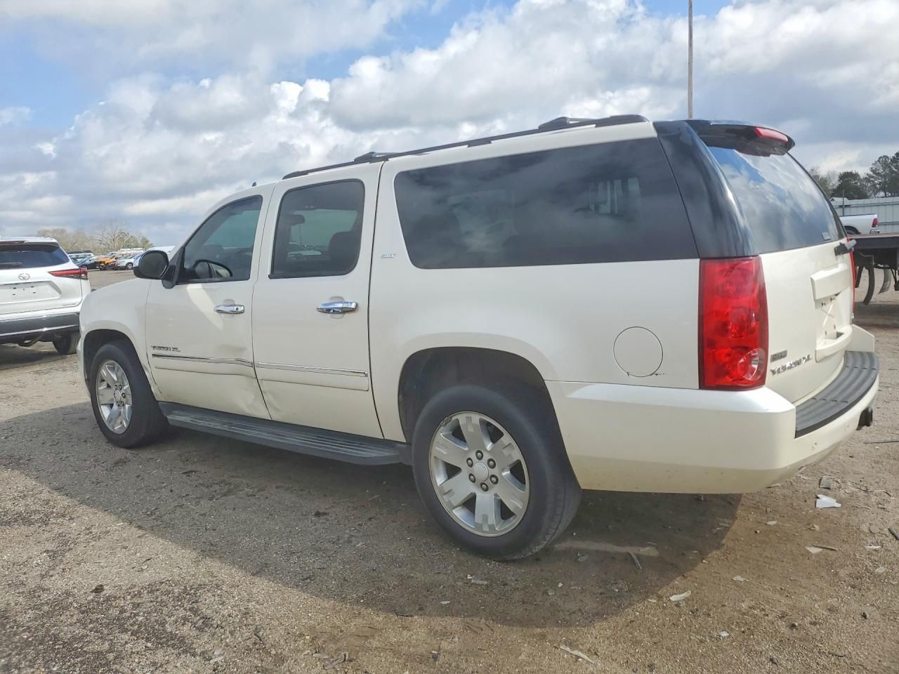 2011 GMC Yukon xl C1500 slt