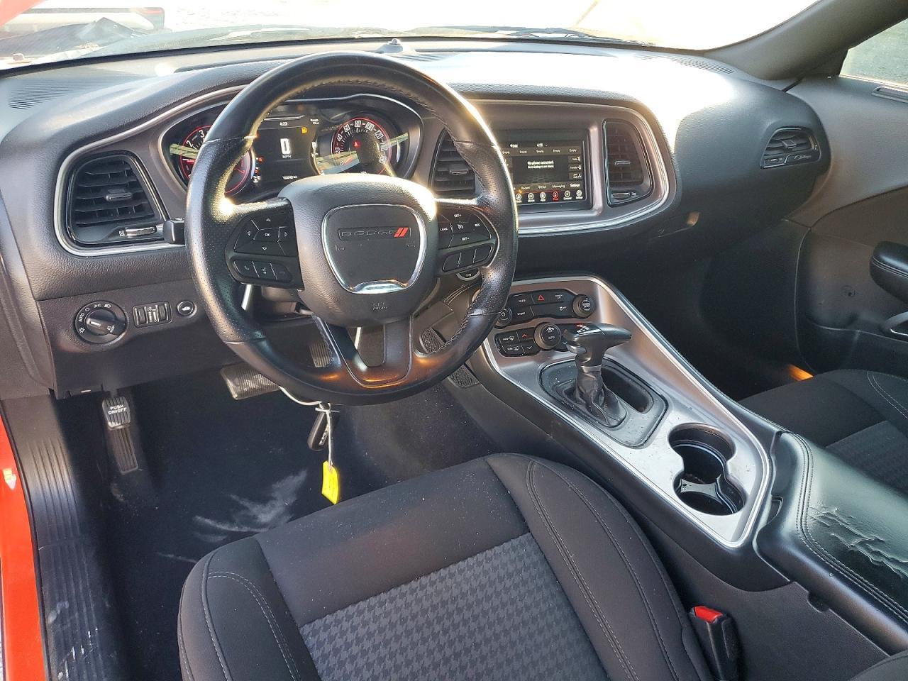 2022 Dodge Challenger sxt