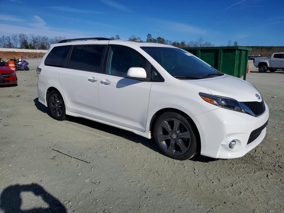2016 Toyota Sienna se
