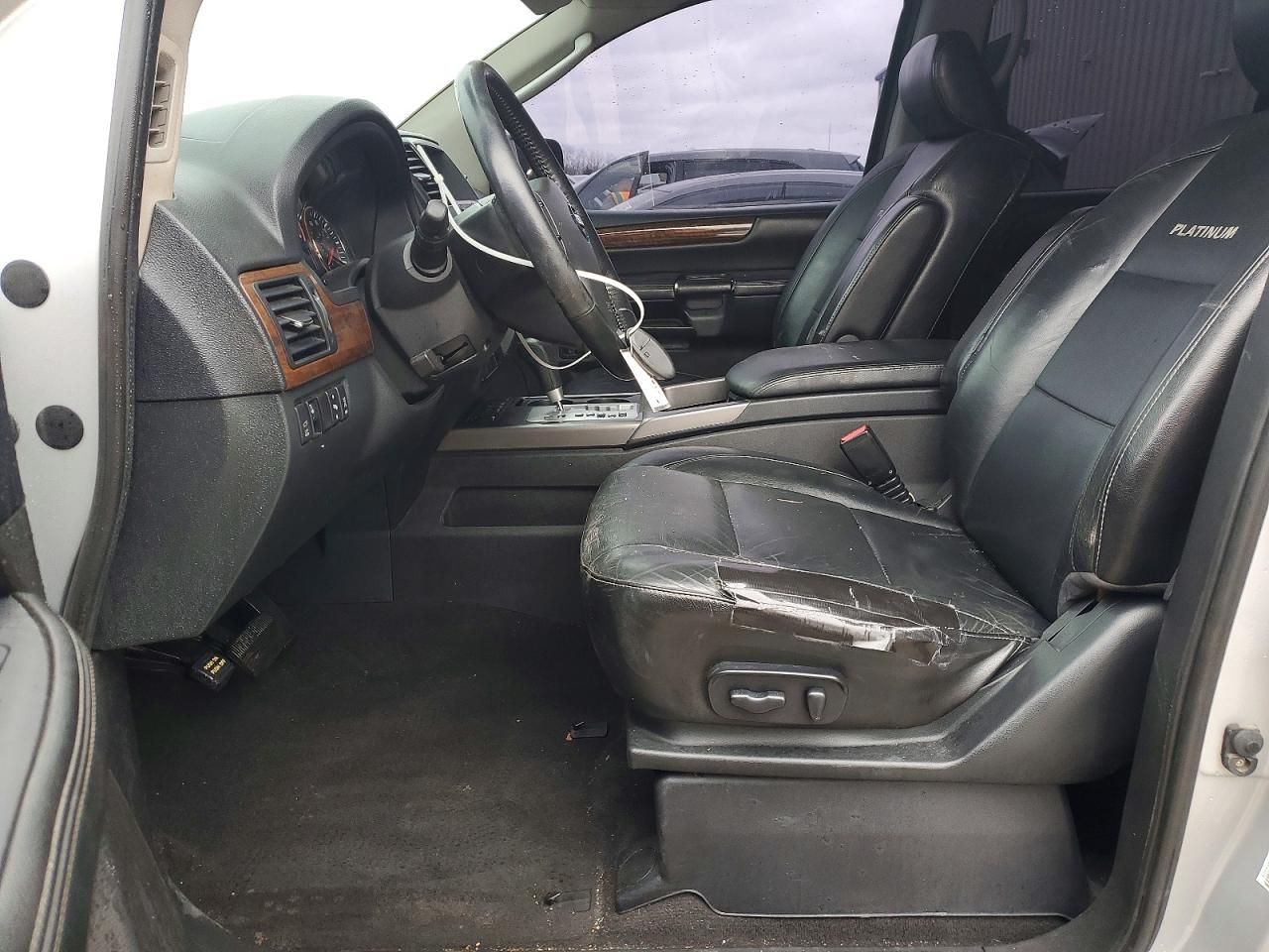 2012 Nissan Armada sv