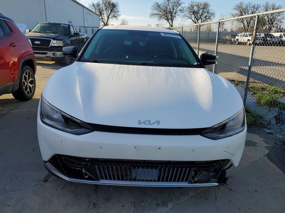 2024 KIA EV6 Wind