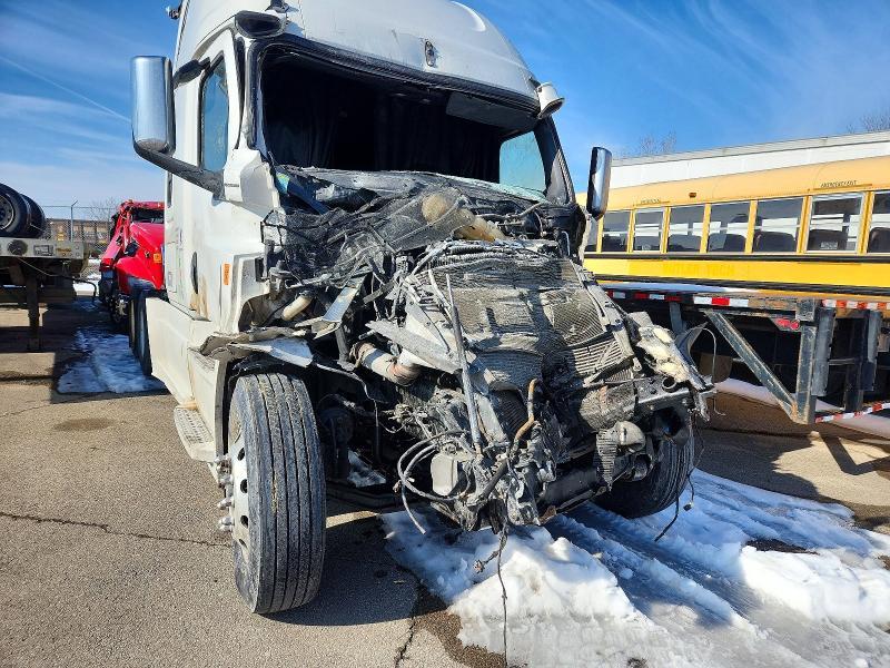 2018 Freigliner 2018 Freightliner Cascadia 126 Semi Truck