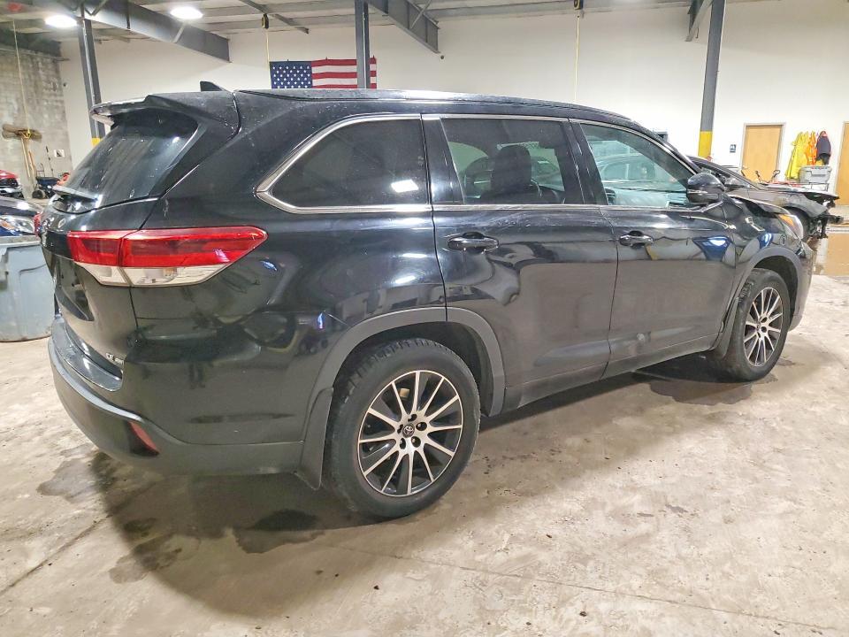 2017 Toyota Highlander se