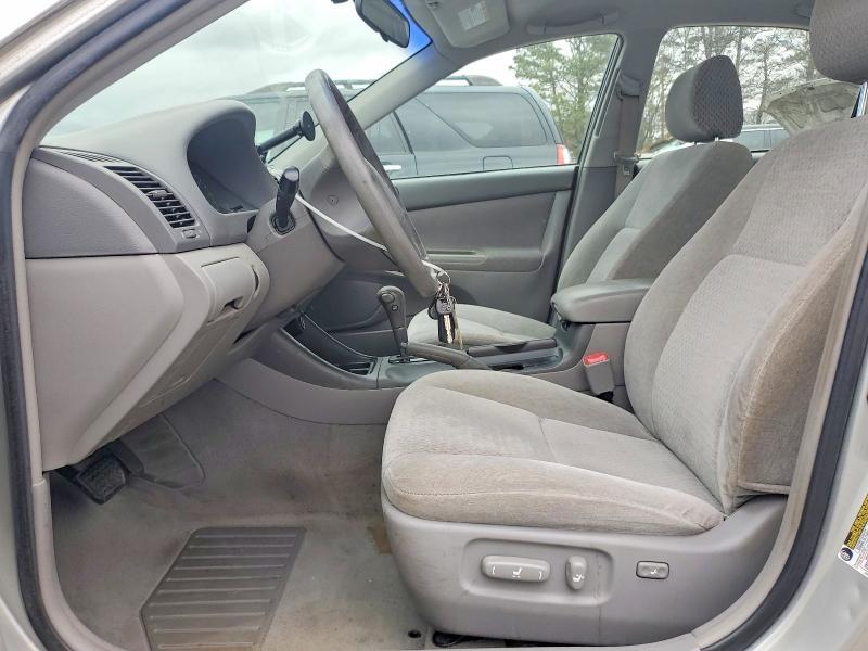 2004 Toyota Camry le