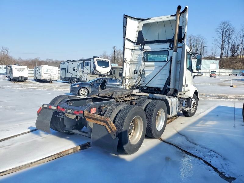 2020 Volvo VNR Semi Truck