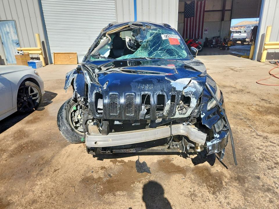 2016 Jeep Cherokee Sport