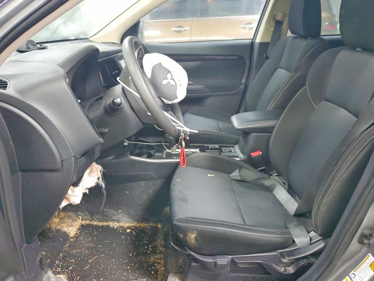 2020 Mitsubishi Outlander es
