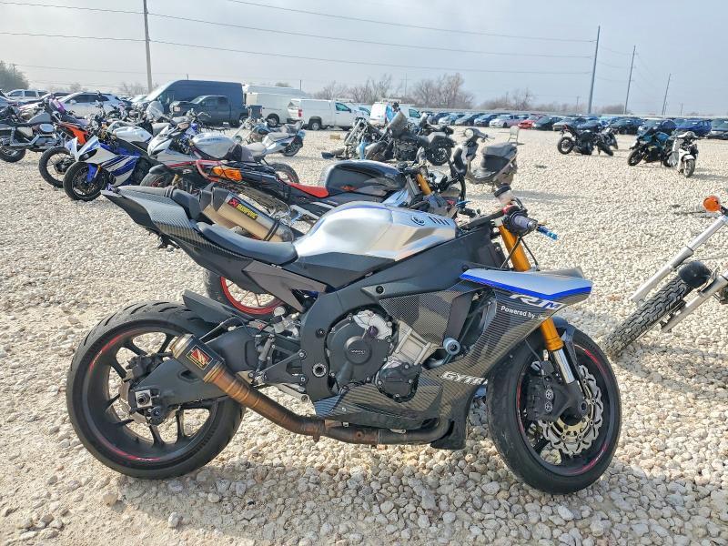 2015 Yama YZFR1
