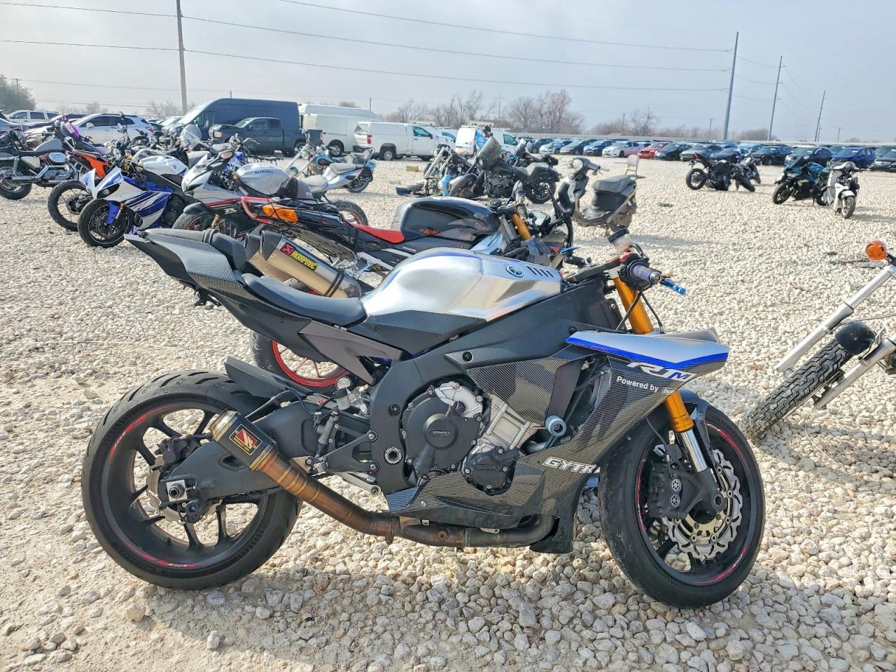 2015 Yama YZFR1