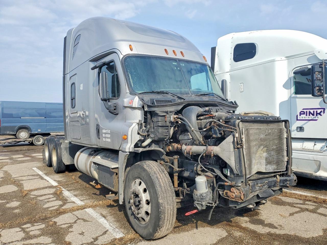 2018 Freightliner Cascadia 125 Semi Truck