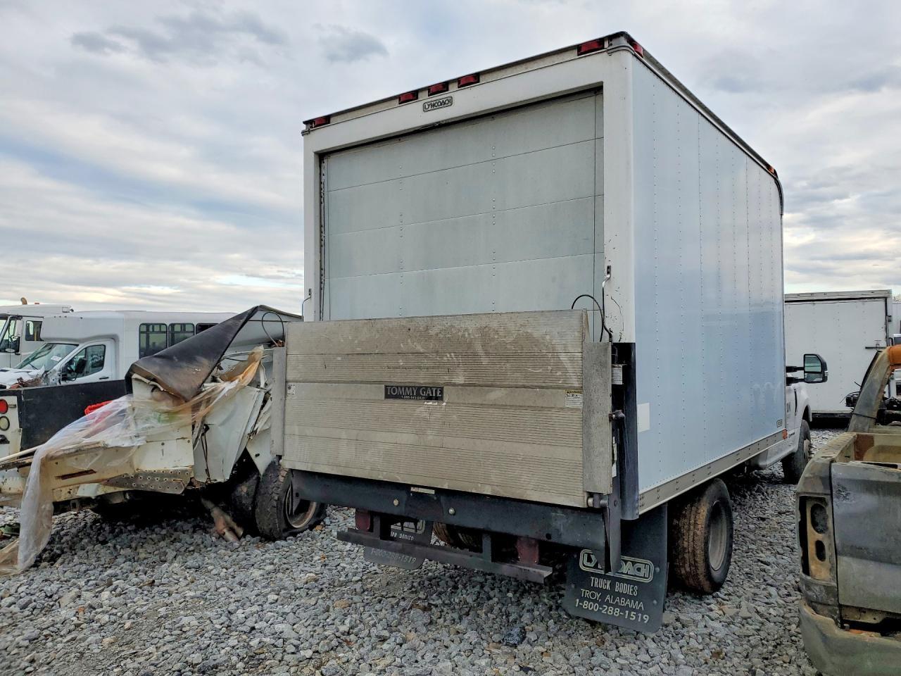 2017 Ford F350 Super Duty BOX Truck
