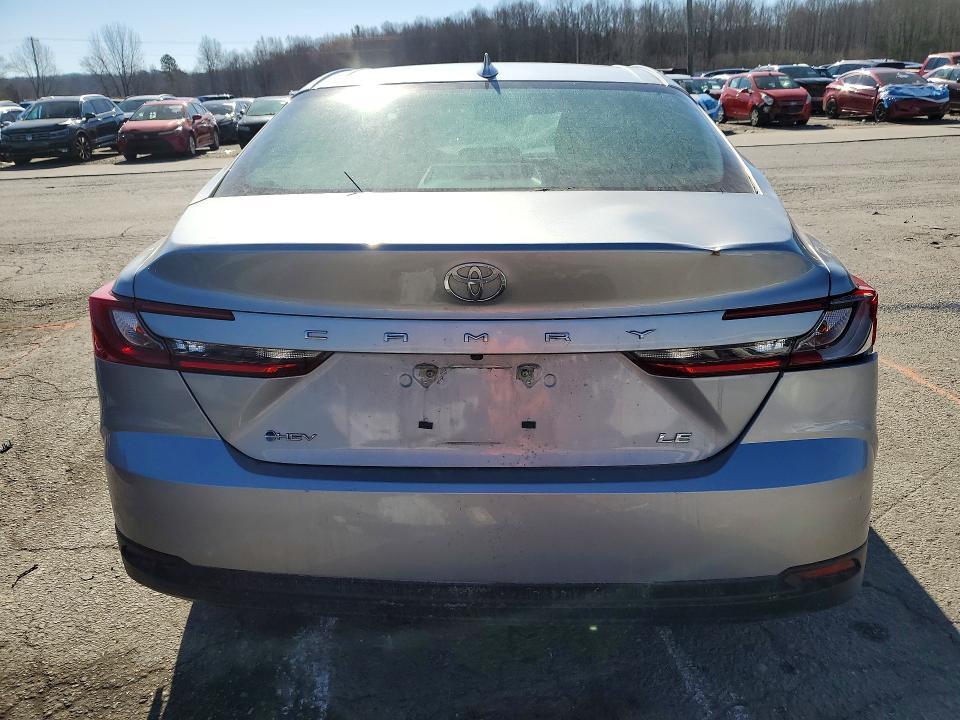 2025 Toyota Camry le