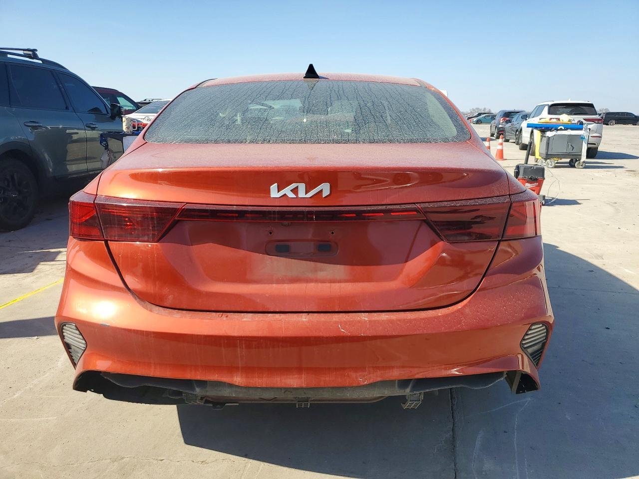 2023 KIA Forte lx