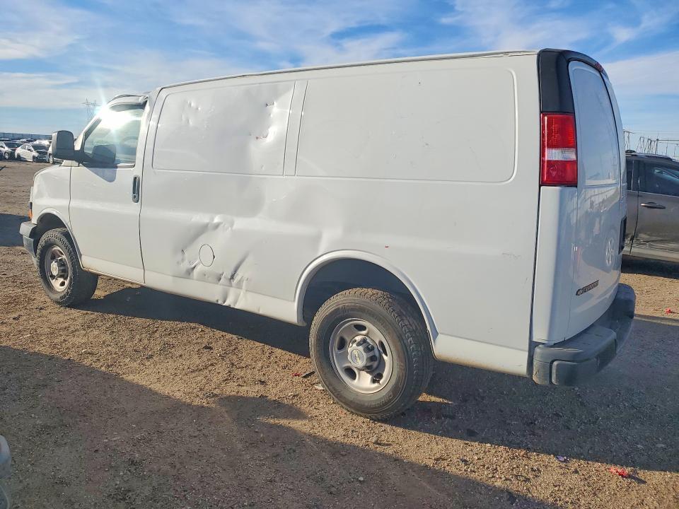 2022 Chevrolet Express G2500