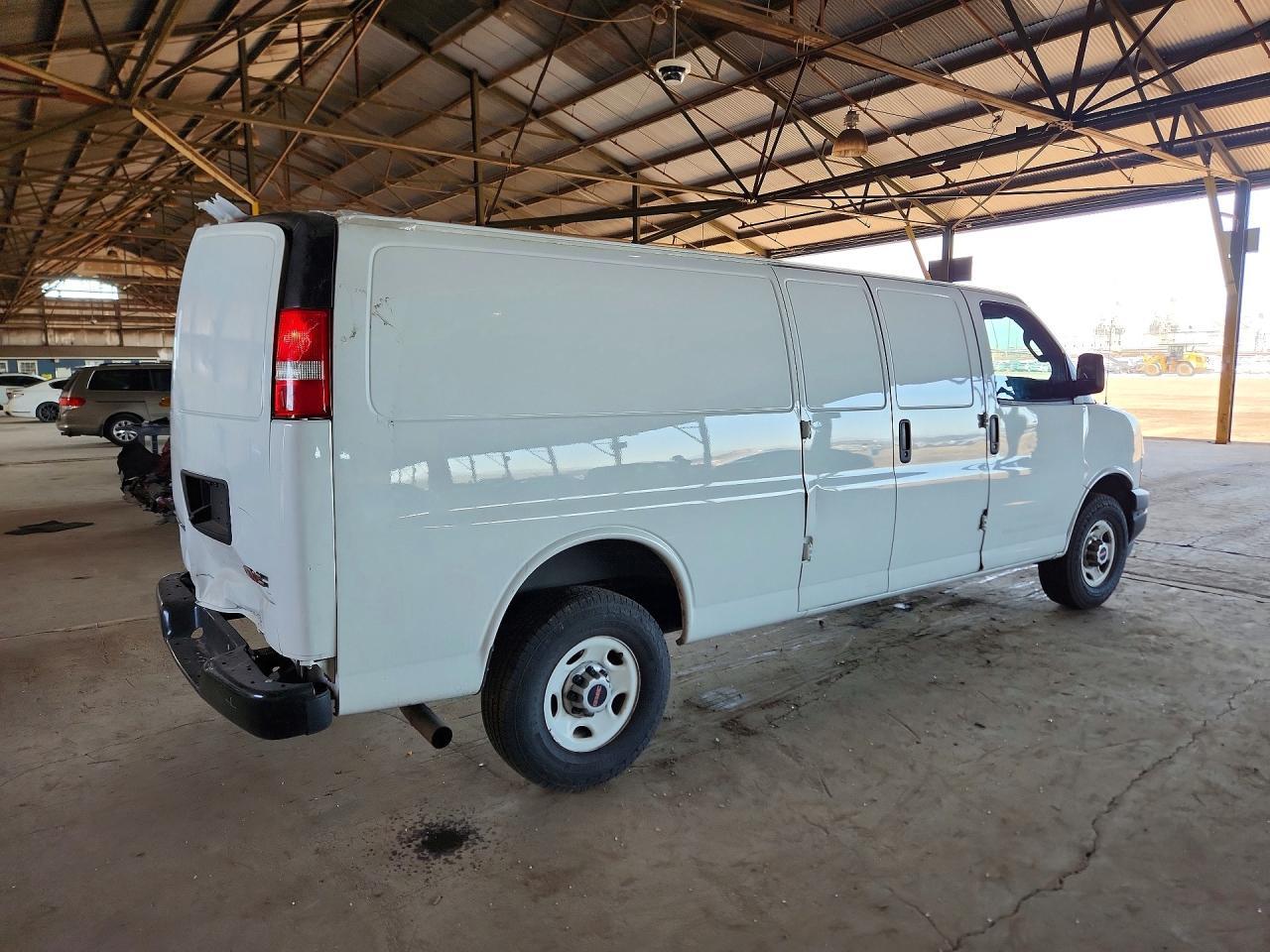 2022 GMC Savana G3500