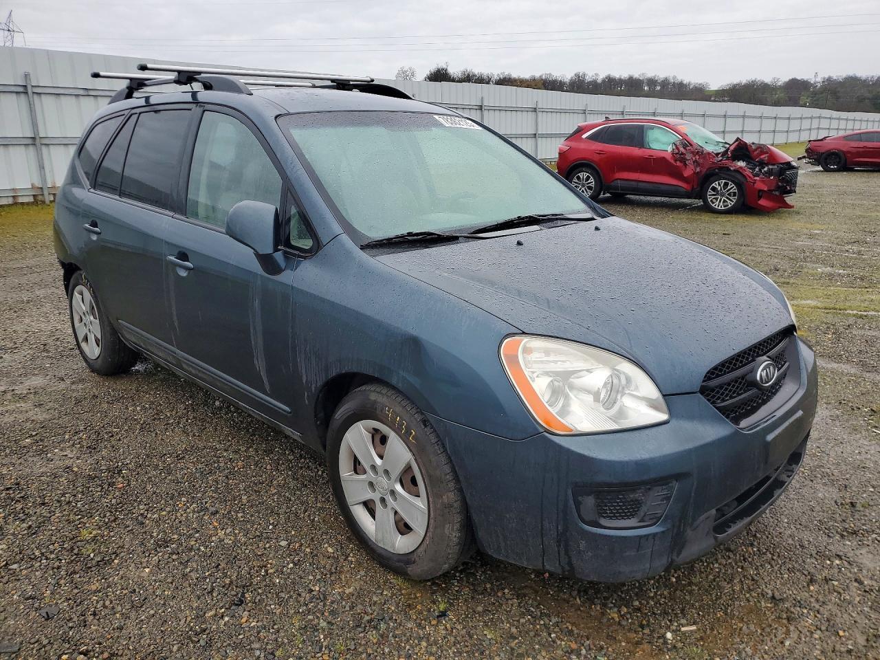 2009 KIA Rondo Base