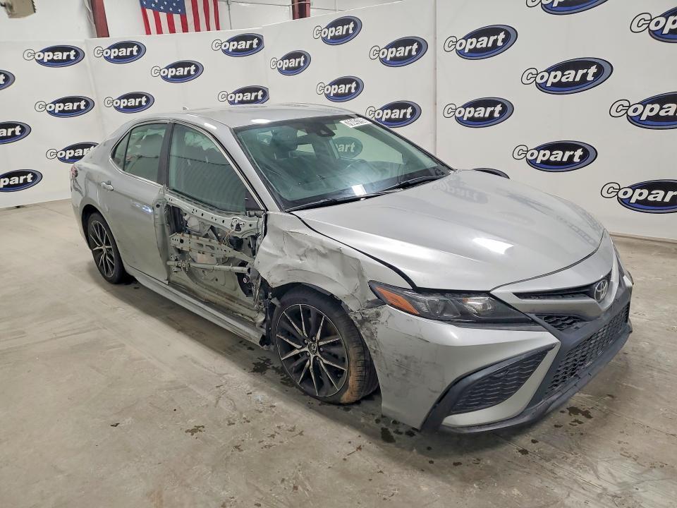 2021 Toyota Camry se